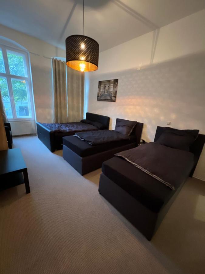 Hauptbahnhof: Family-friendly Group For 8 Apartment