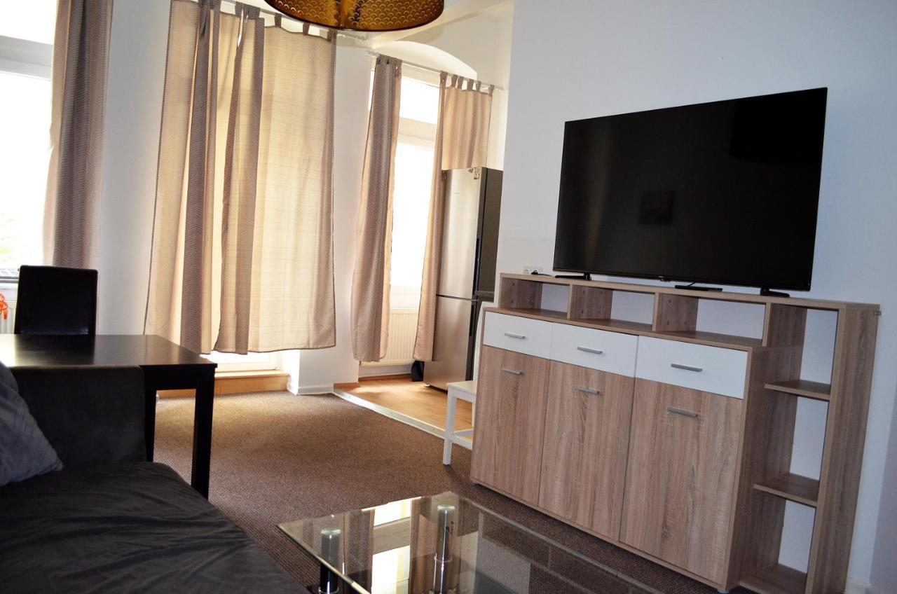 Hauptbahnhof: Family-friendly Group For 8 Apartment