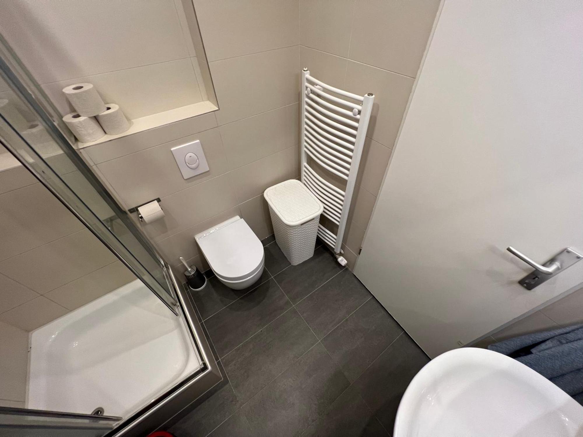 Apartment Hauptbahnhof: Family-friendly Group For 8 *